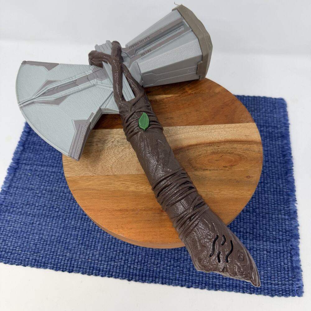Avengers Infinity War: Marvel’s Stormbreaker Electronic Axe Hasbro Sounds 2017